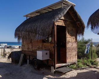 Charming 1-bedroom Tiny Home in La Fortuna with WiFi & steps away from the beach - San José del Cabo