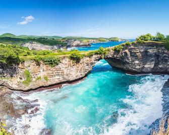 The Dewi Premier - Nusa Penida - Building