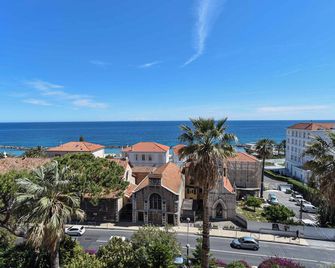 جراند هوتل لوندرا - San Remo - شرفة