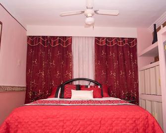 Hostal Bola 8 - Remedios - Bedroom