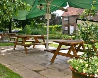 The Bent Arms - Haywards Heath - Patio