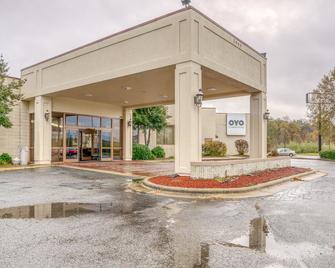 OYO Hotel Burlington South - Burlington - Rakennus