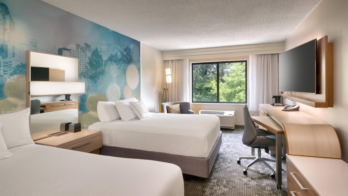 Courtyard by Marriott Charlotte Airport/Billy Graham Parkway