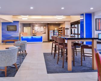 Holiday Inn Express & Suites Selma By IHG - Selma - Gebäude
