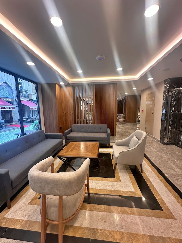 Hotel Sapphire thumbnail 3