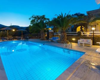 Villa Irini - Platis Gialos - Bazén