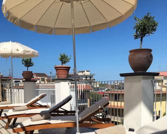 Costa Hotel - Pompeji - Balkon