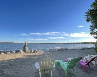 New! Lake Cabin With Amazing Screen Porch - Battle Lake - Patio