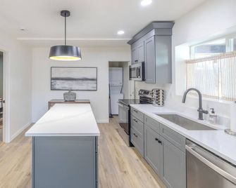 Cozy Private Back House - Perfect Downtown Base - Salt Lake City - Cocina