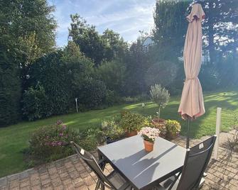 Guest house \'Am Regenbogen \' - Saarlouis - Патіо