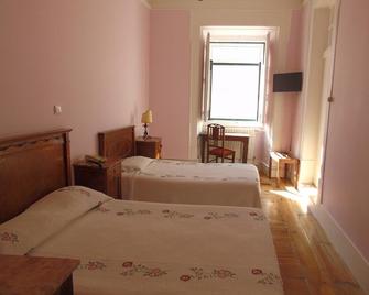 Residencial União - Tomar - Quarto