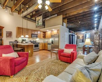 Livelike A Localloft, Downtown,walkable/Music - Bristol - Living room