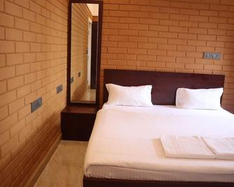 Shree Jayaganga Arcade - Tumkūr - Bedroom