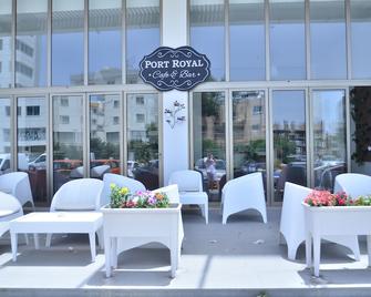 Port View Hotel - Famagusta - Patio
