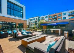 Global Luxury Suites in Menlo Park - Menlo Park - Patio