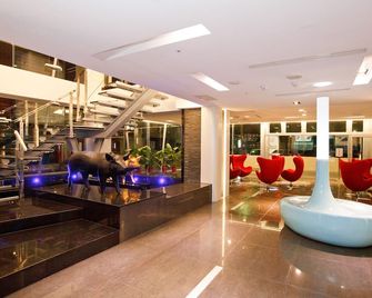 Hotel Hi - Xinmin - צ'יאי - לובי