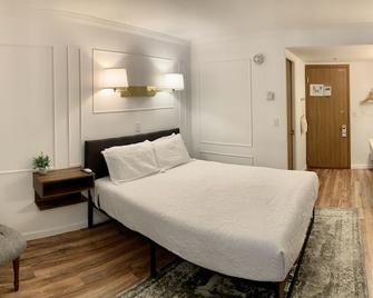 The Brooks Hotel Restaurant and Lounge - Wallace - Bedroom
