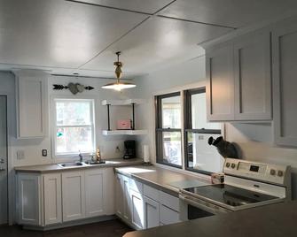 Beautiful Views waking up by Crooked Lake - Mountain - Cocina