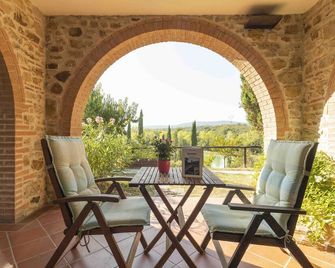 Villa Sant Anna - Sassetta - Patio