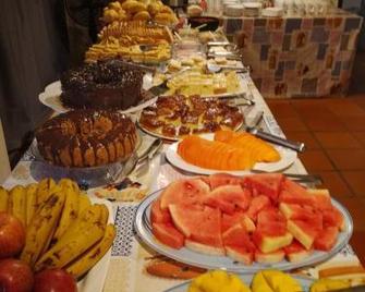 Pousada Vila D' Italia - Penha - Buffet