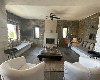 M&N Villa - Koundouros - Living room