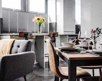 Victoria Residence - Hyde - Dining room