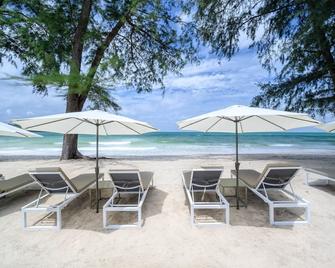 Amora Beach Resort Phuket - Choeng Thale - Pantai