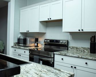 Charming 2-bedroom craftsman cottage in Jasper - Jasper - Kitchen