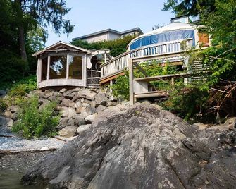 Tofino Oceanfront Hotel Suite 2 - Tofino