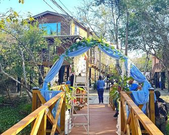 Howler Jungle House - Belize City