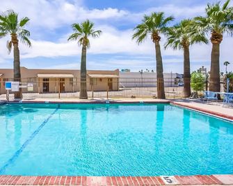 OYO Hotel Yuma Az - I-8 Us-95 - Юма - Басейн