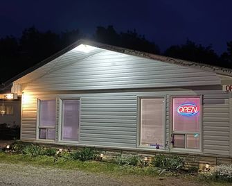 Mindemoya Motel - Mindemoya - Edificio