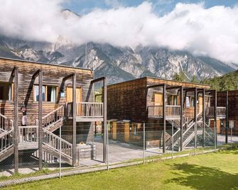 Area 47 - Tirol - Imst - Gebäude