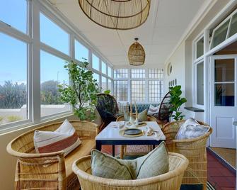 Stoep By Ideas Cartel - Kalk Bay - Living room