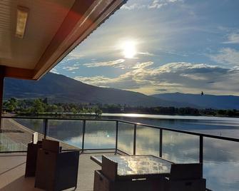 Richter Pass Beach Resort - Osoyoos - Balkon