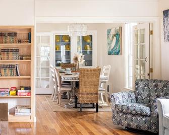Enchanted Cottages by the Sea - Seaview - Dining room