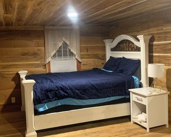 Charming 4 bedroom house in pleasant Seagrove - Seagrove - Bedroom