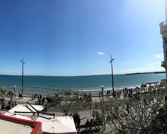 Hôtel du Commerce - Les Sables-d'Olonne - Praia