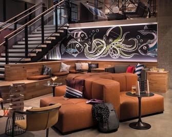 Moxy Allentown Downtown - Allentown - Salónek