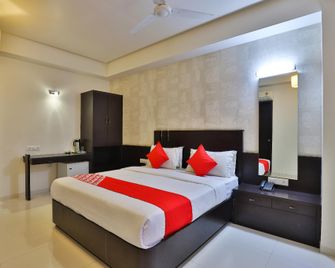 Oyo 29105 Hotel Magnum Inn - Jūnāgadh - Bedroom