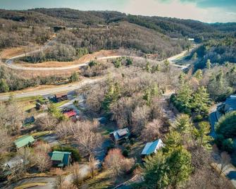 The Apple Cabin - Blowing Rock - Outdoors view