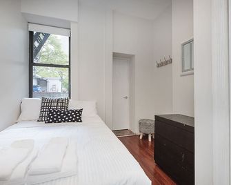 Central Manhattan, New, 3 Bedroom/2 Bathroom in a Great Building - Nowy Jork - Sypialnia