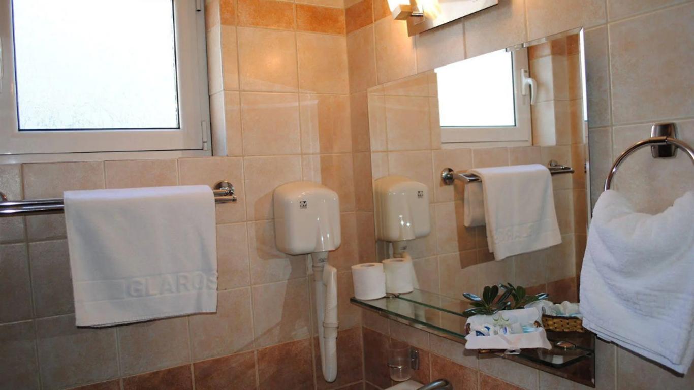 Glaros Hotel