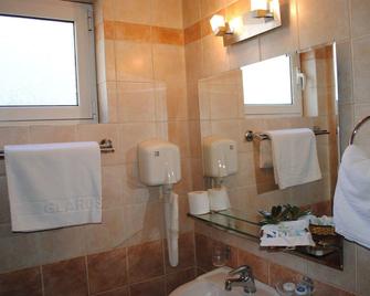 Glaros Hotel - ปิเรอุซ - ห้องน้ำ