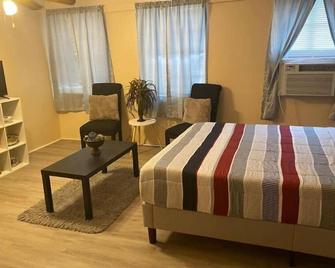 Historic Studio cozy Apartment ideal for longer stay 2F - Valdosta - Bedroom