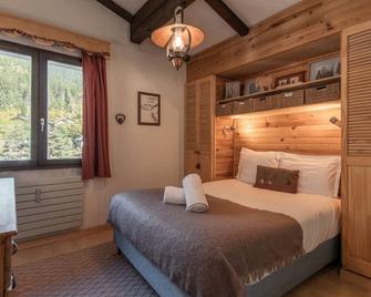 Cristal des Glaces 2 - Lac de Gailland - Randonnée - Escalade - Central - Chamonix