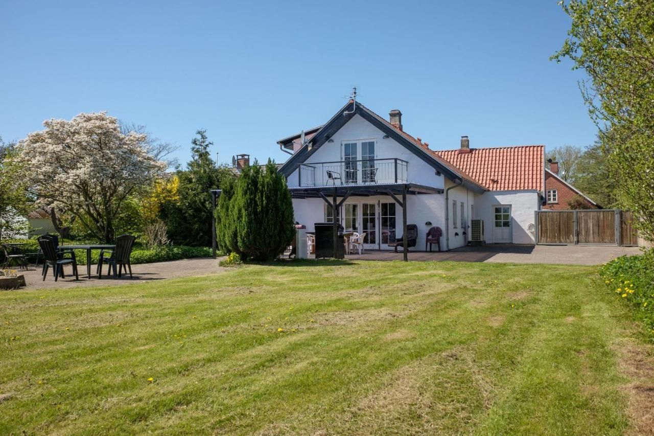 Stunning Home In Rønde With 6 Bedrooms And Wifi – Rønde