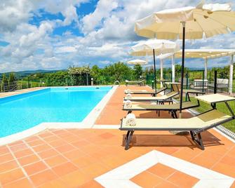 Villa Splendida, private villa with pool, A/C near Montepulciano and Cortona - Foiano della Chiana - Piscina