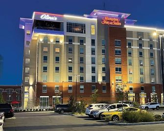 Hampton Inn & Suites Erie/Bayfront - Erie - Edificio
