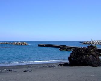 Seadive Dormitory - Hostel - Hachijo - Playa